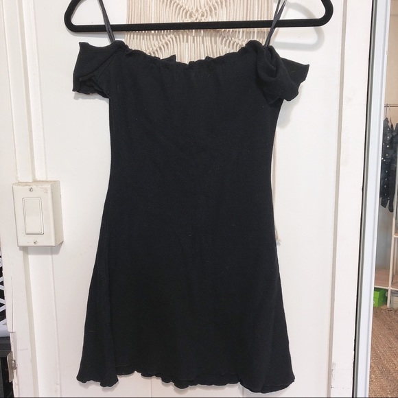 Lilyful bell off the shoulder dress - Picture 2 of 2